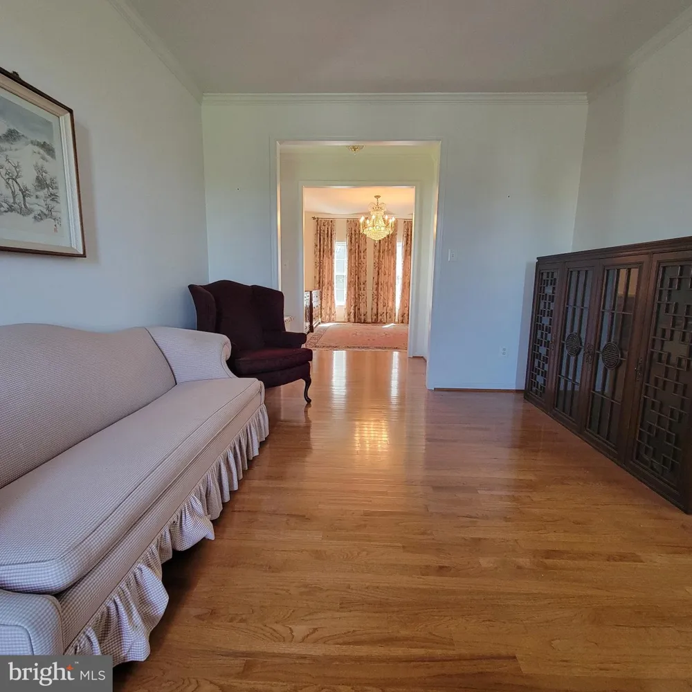 811 LAMOKA DRIVE Odenton, MD 21113