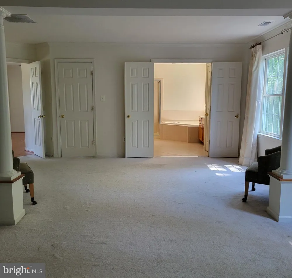 811 LAMOKA DRIVE Odenton, MD 21113