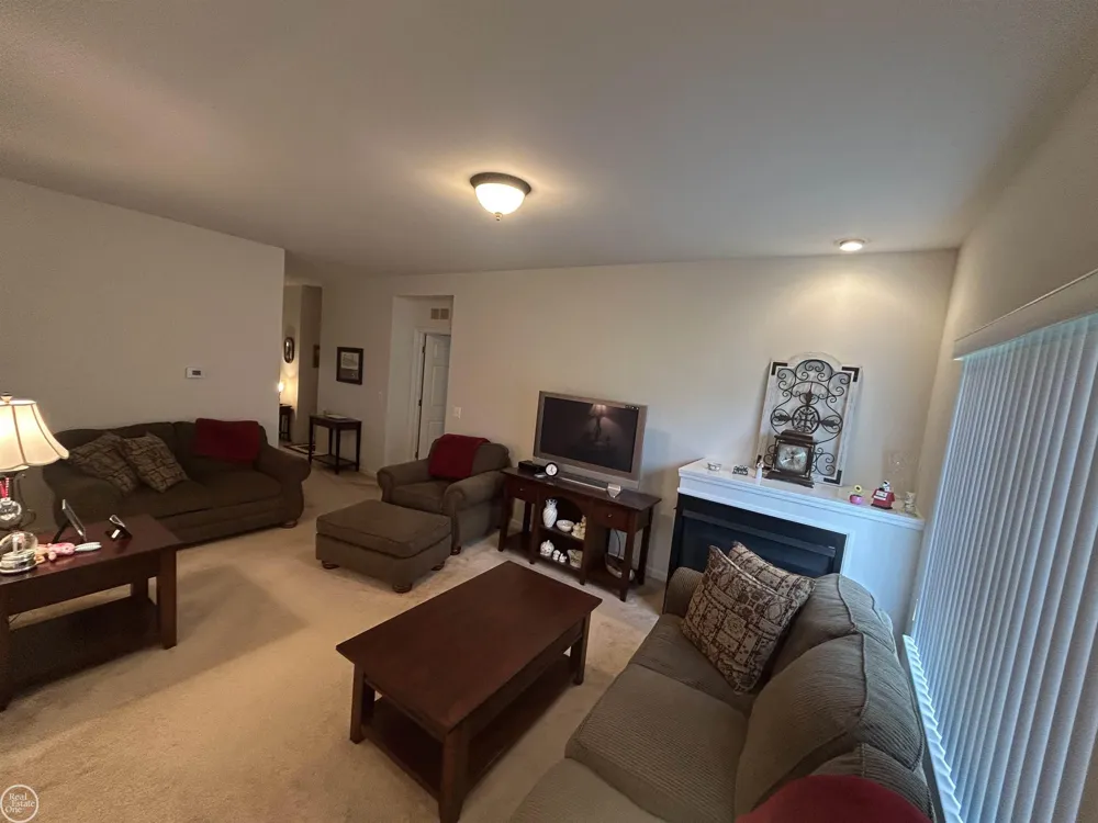 2078 Monarch Dr. Drive Shelby Charter Township, MI 48316