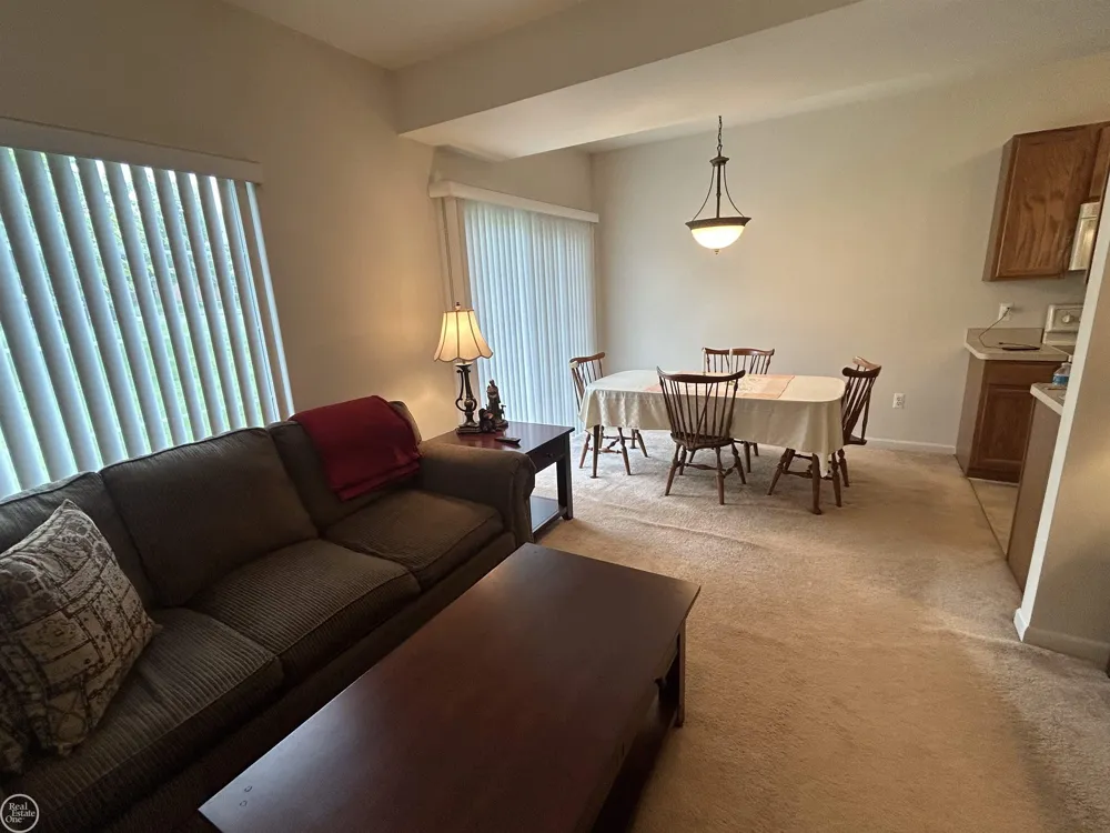 2078 Monarch Dr. Drive Shelby Charter Township, MI 48316