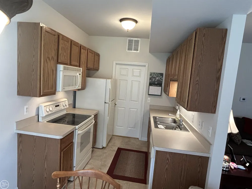 2078 Monarch Dr. Drive Shelby Charter Township, MI 48316