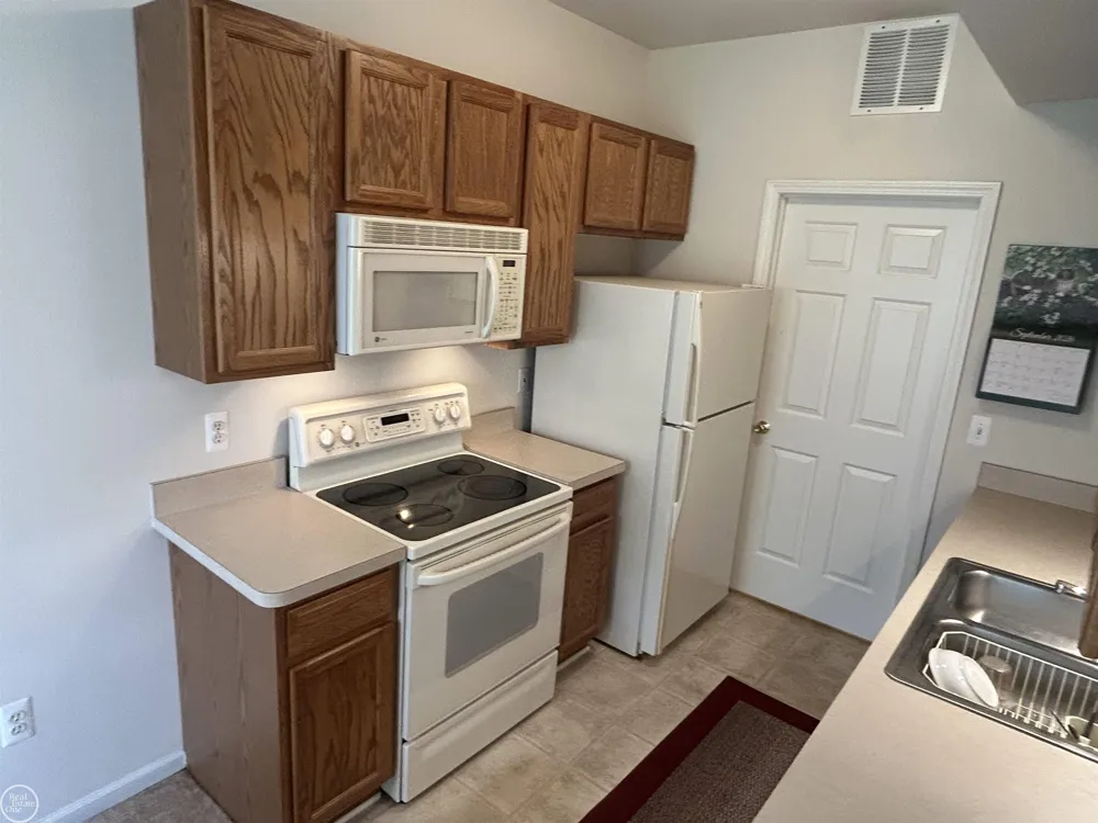 2078 Monarch Dr. Drive Shelby Charter Township, MI 48316