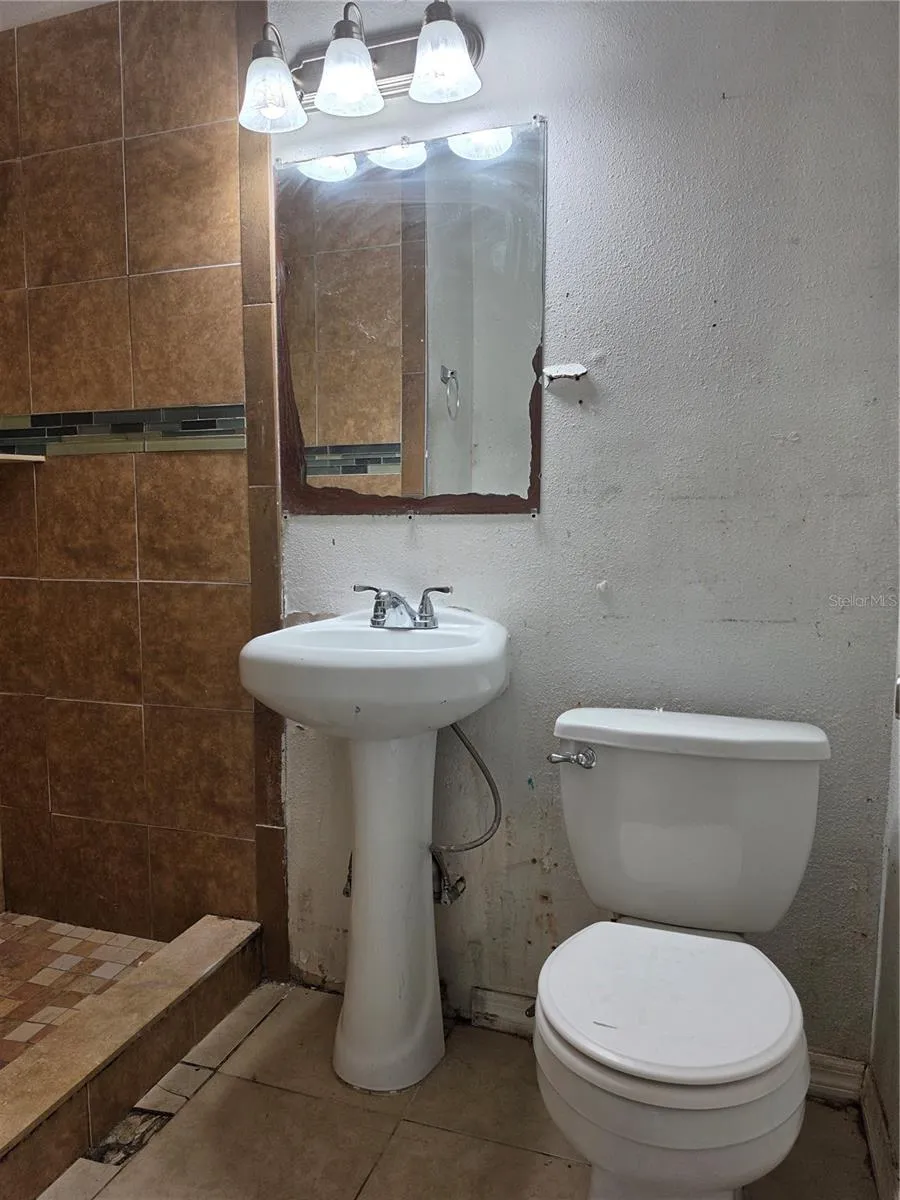 1222 17TH STREET W Bradenton, FL 34205