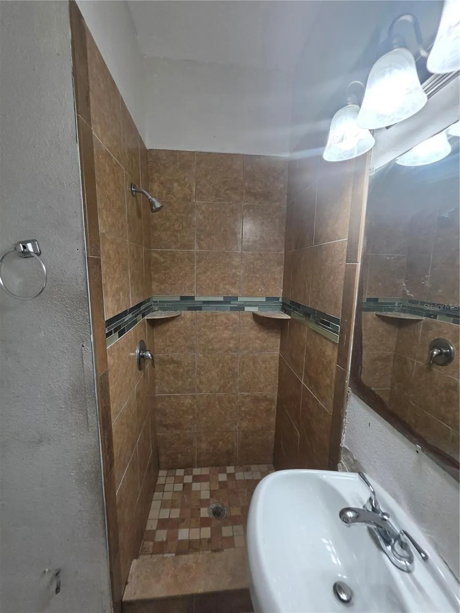 1222 17TH STREET W Bradenton, FL 34205