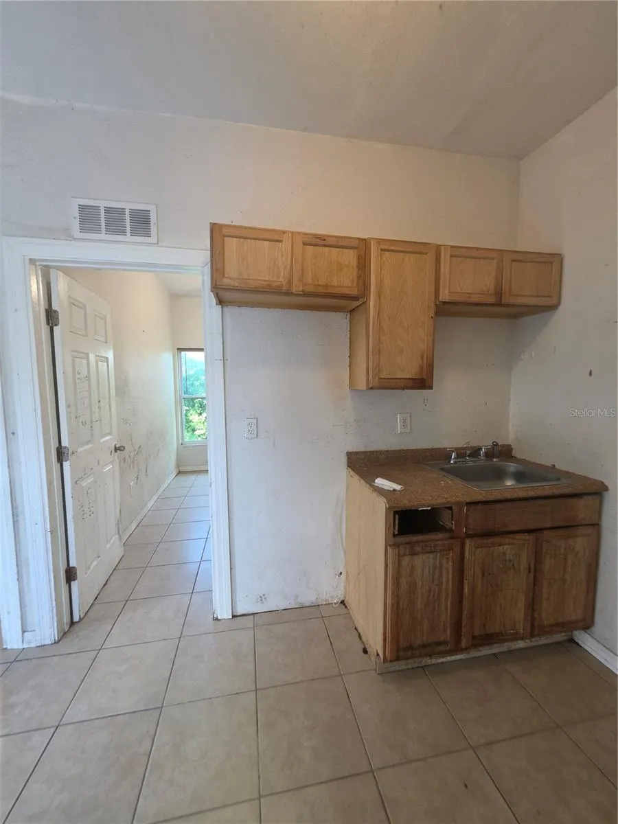 1222 17TH STREET W Bradenton, FL 34205