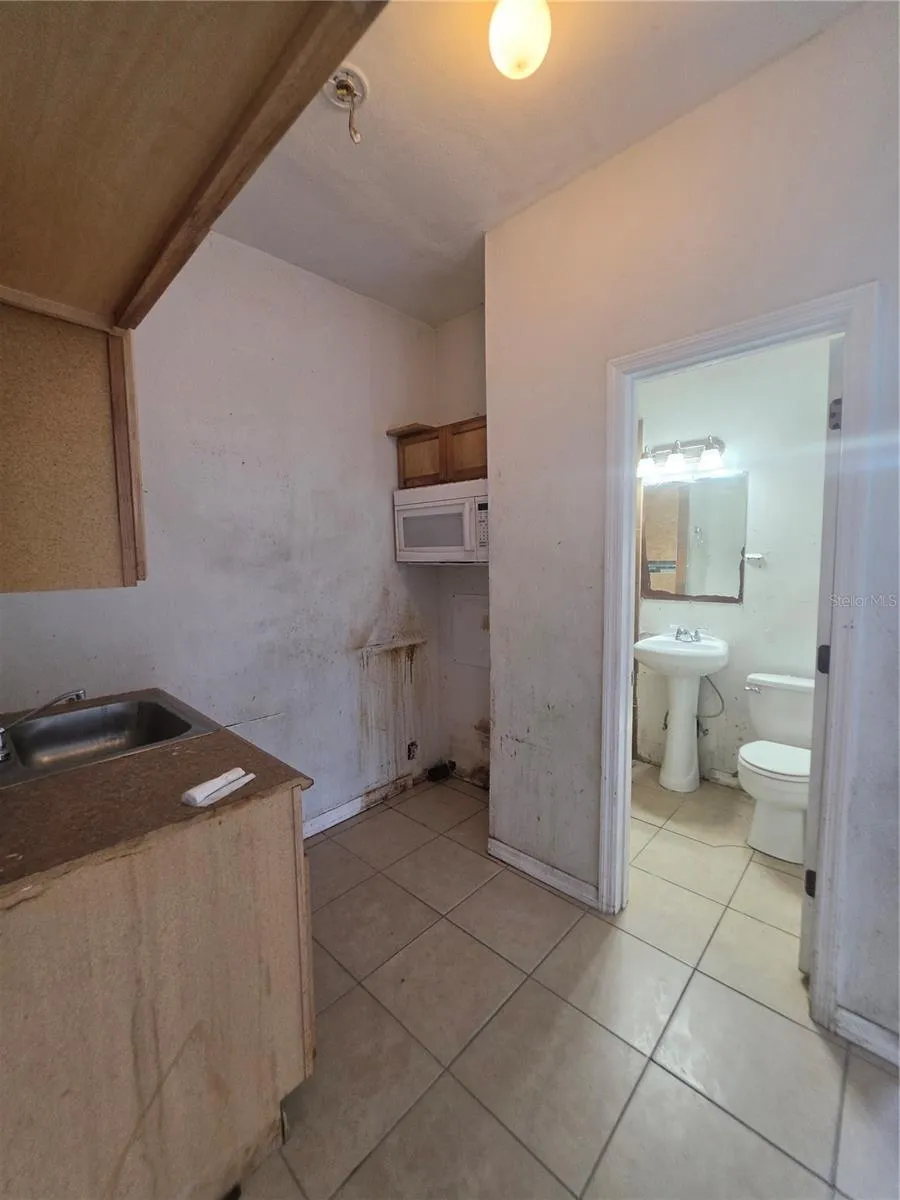 1222 17TH STREET W Bradenton, FL 34205