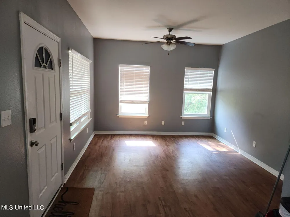 6086 E Benton Street Bay Saint Louis, MS 39520