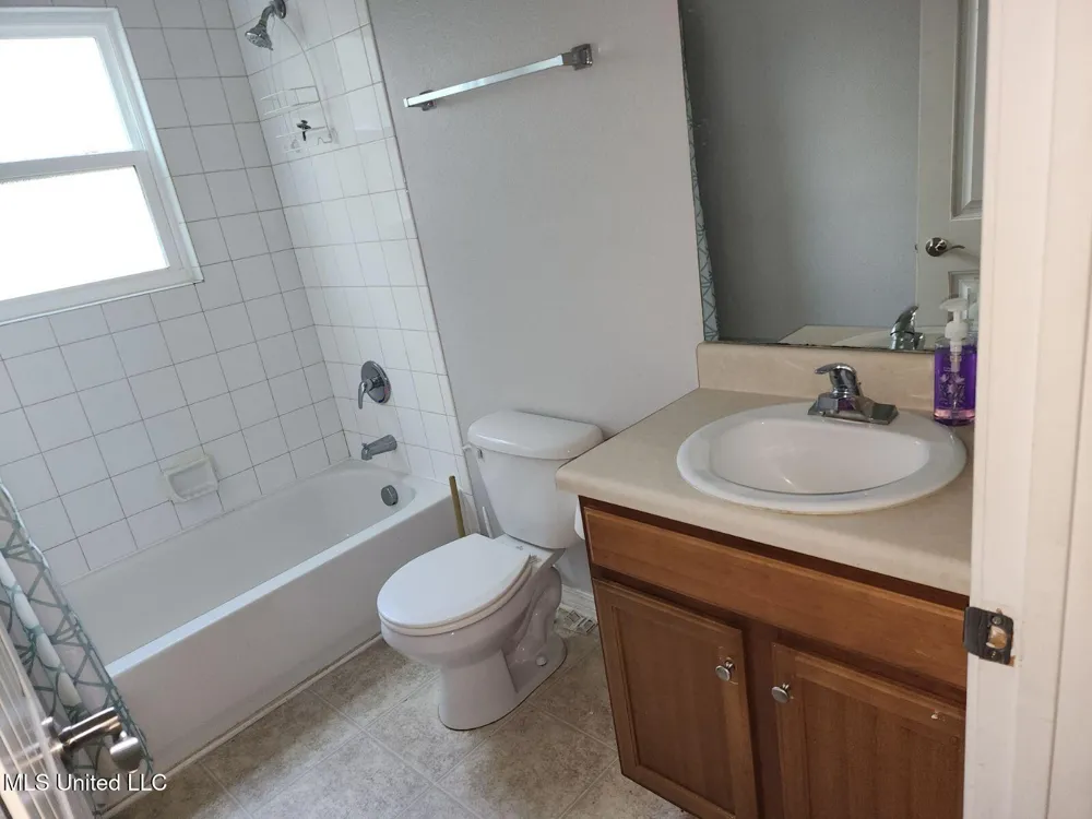 6086 E Benton Street Bay Saint Louis, MS 39520