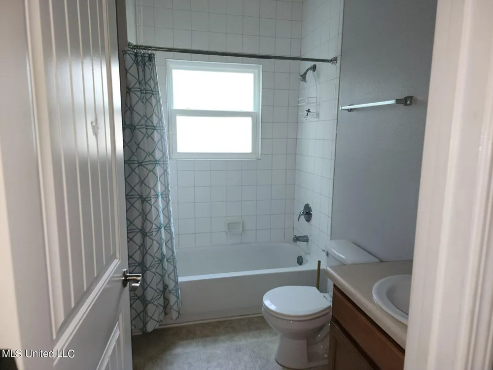 6086 E Benton Street Bay Saint Louis, MS 39520