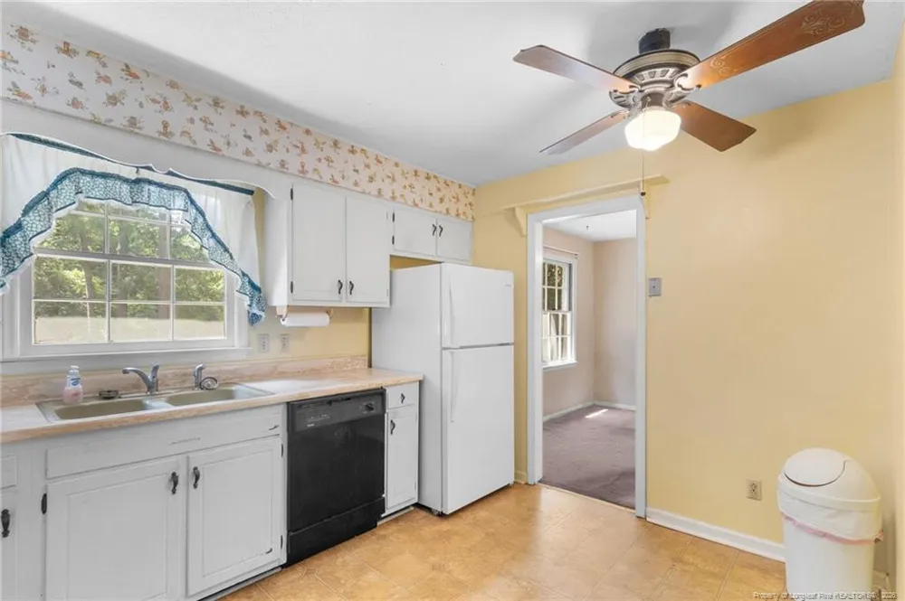 453 Bay Shore Drive Fayetteville, NC 28311