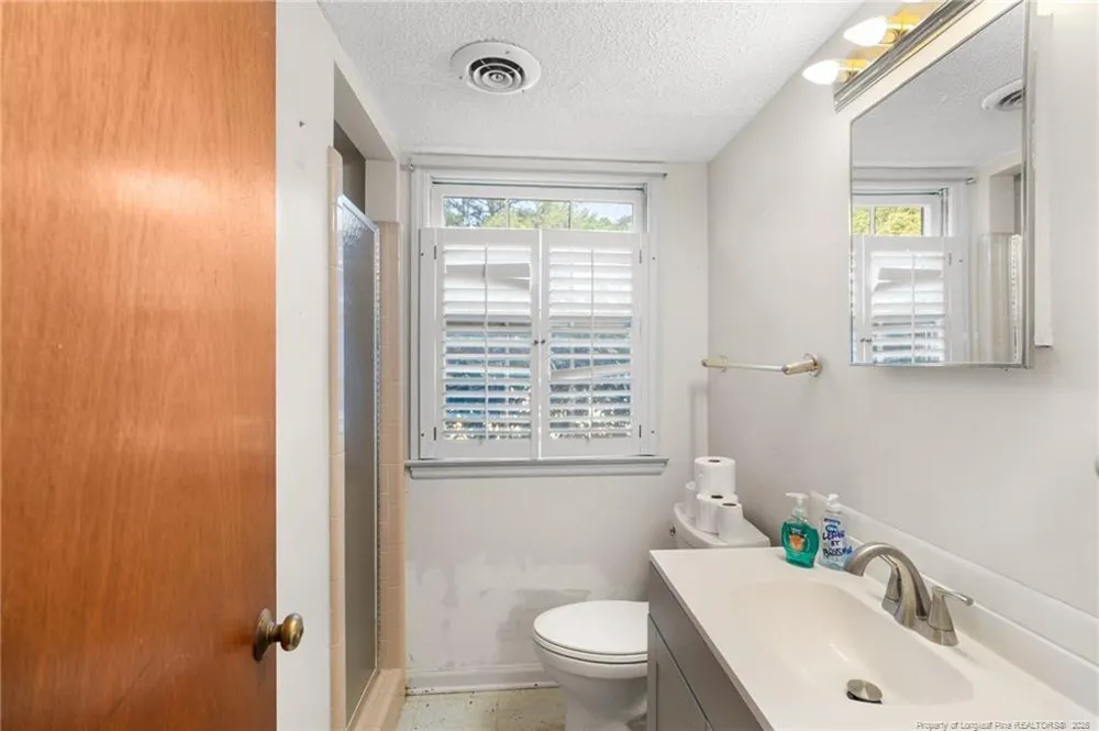453 Bay Shore Drive Fayetteville, NC 28311