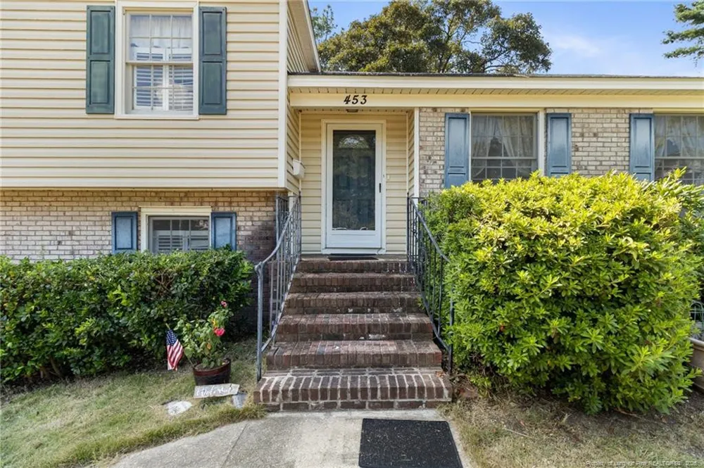 453 Bay Shore Drive Fayetteville, NC 28311