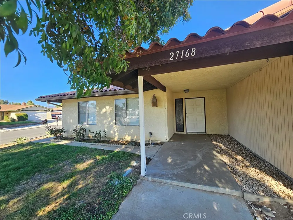 27168 Roger Hemet, CA 92544