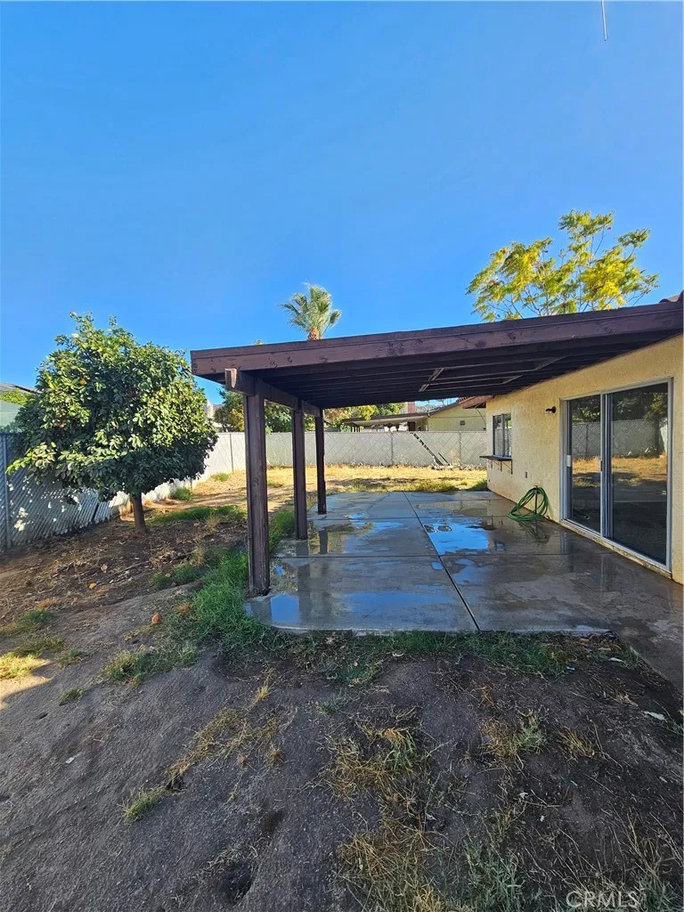 27168 Roger Hemet, CA 92544