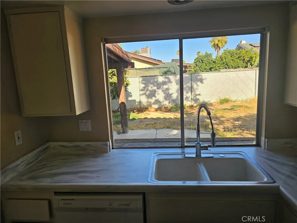 27168 Roger Hemet, CA 92544