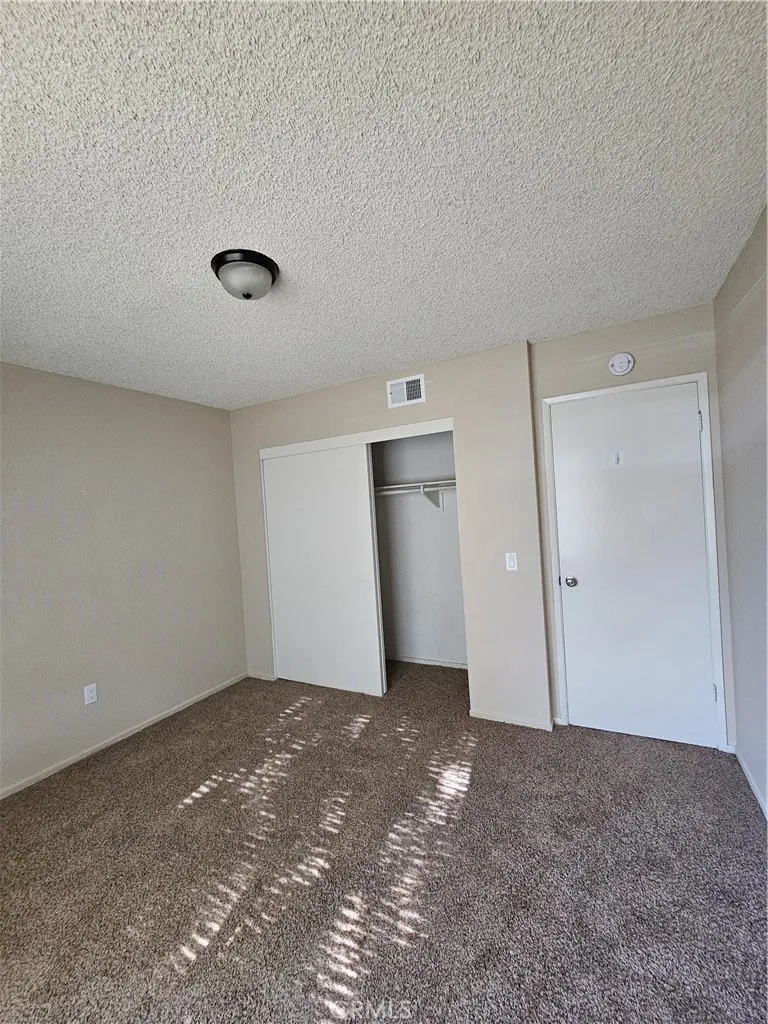 27168 Roger Hemet, CA 92544