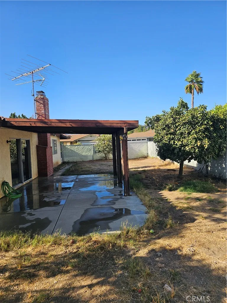 27168 Roger Hemet, CA 92544