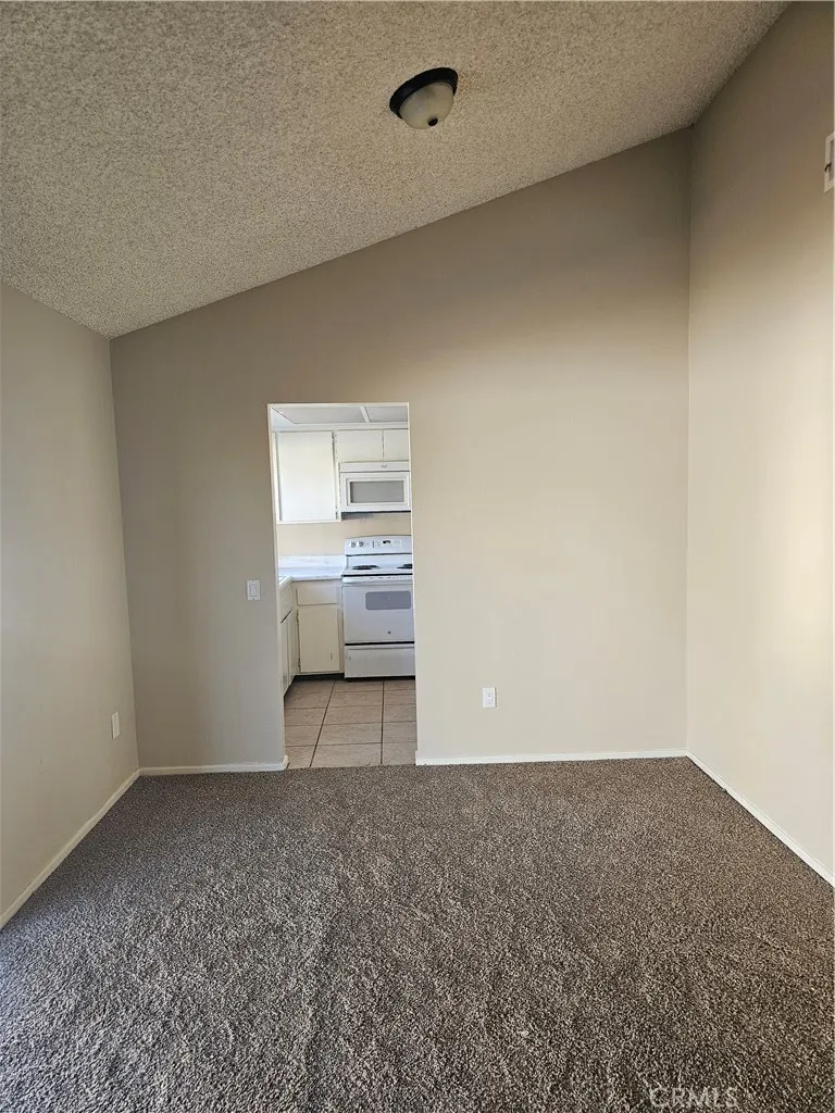 27168 Roger Hemet, CA 92544