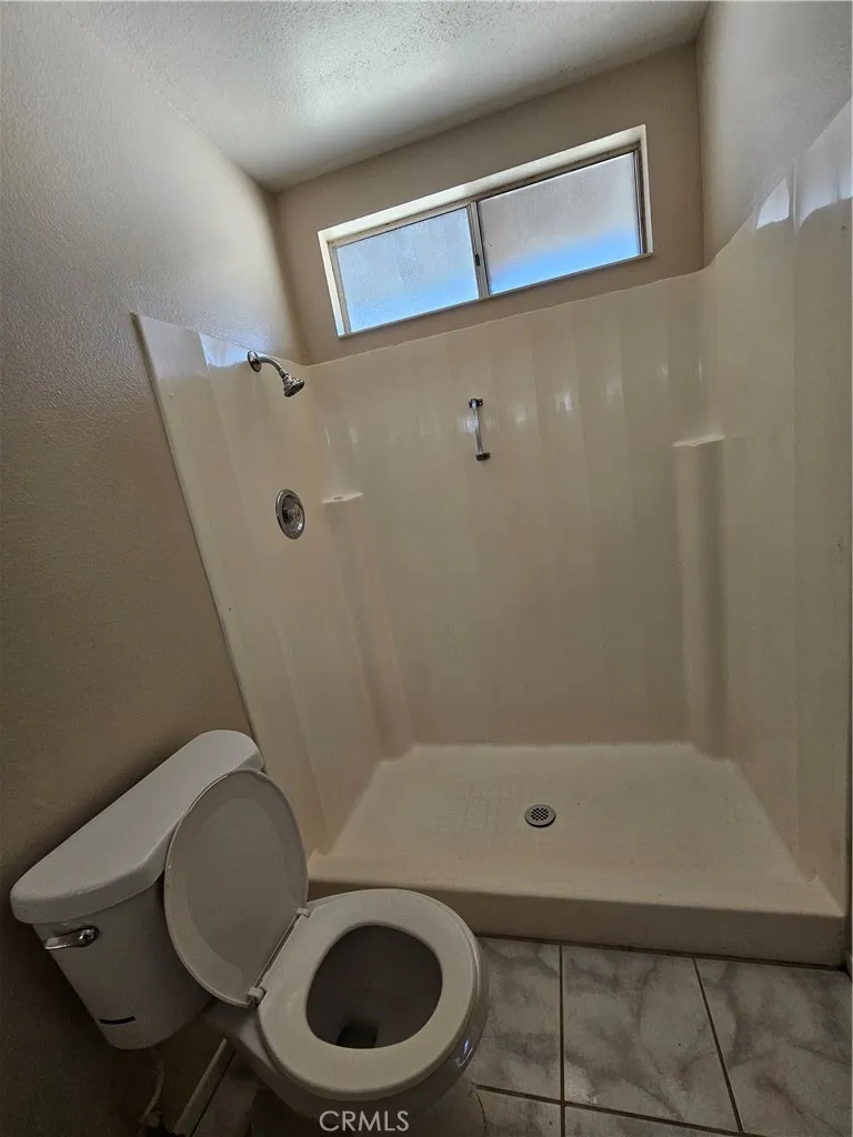 27168 Roger Hemet, CA 92544