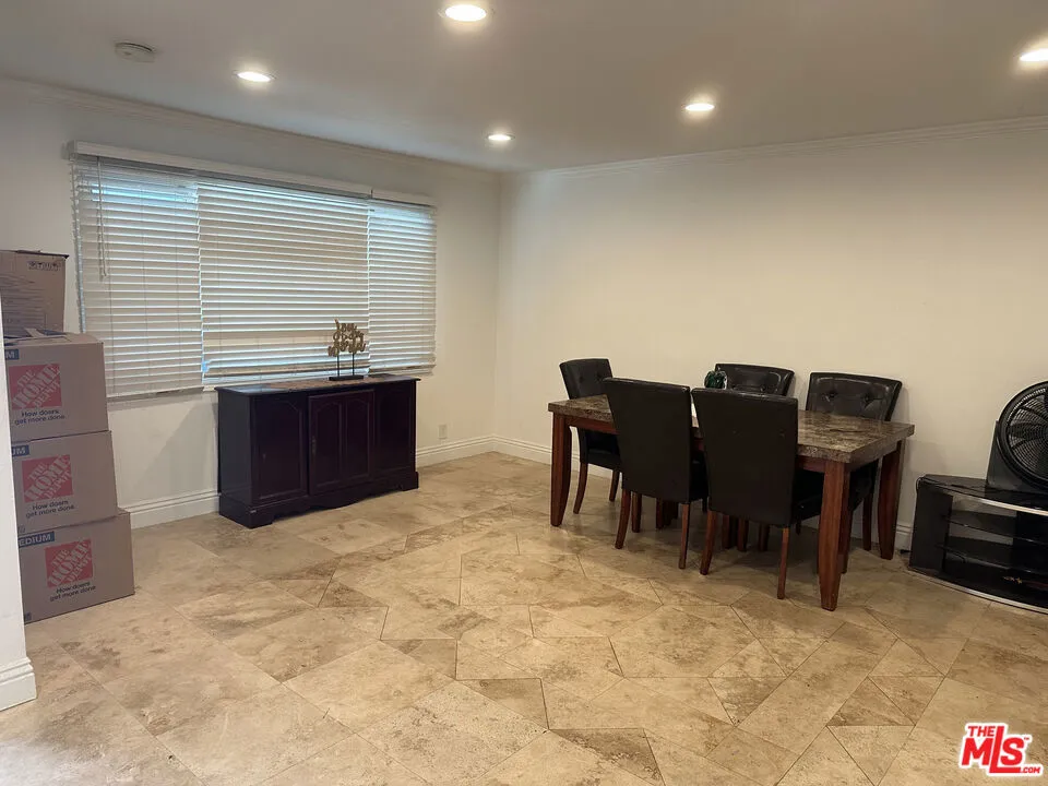 23909 Welby Way Los Angeles, CA 91307