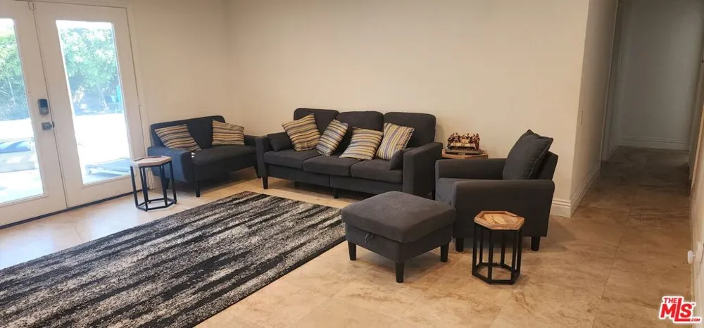 23909 Welby Way Los Angeles, CA 91307