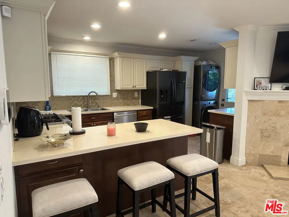 23909 Welby Way Los Angeles, CA 91307