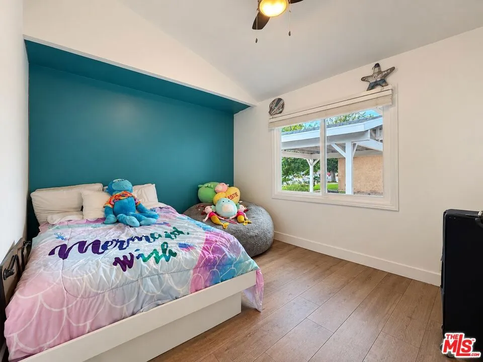 23909 Welby Way Los Angeles, CA 91307