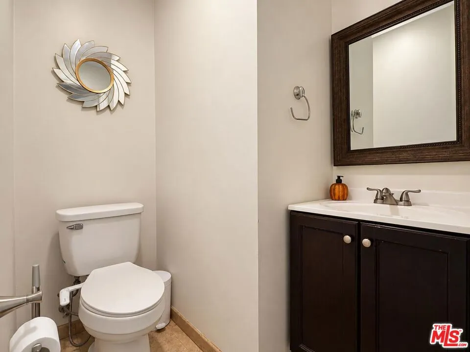 23909 Welby Way Los Angeles, CA 91307