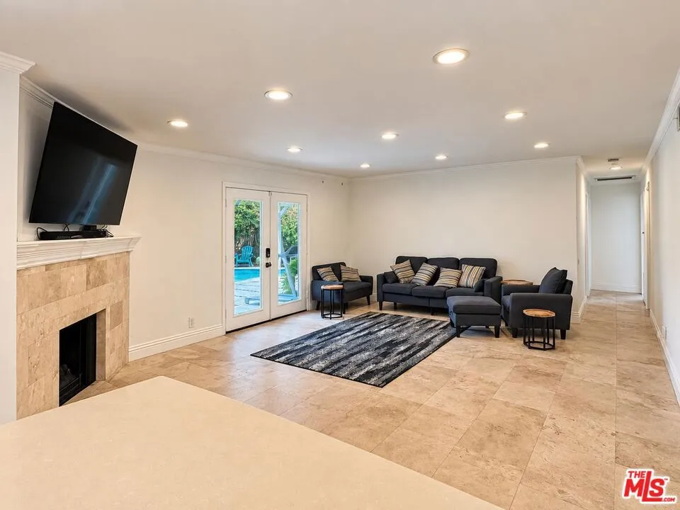 23909 Welby Way Los Angeles, CA 91307