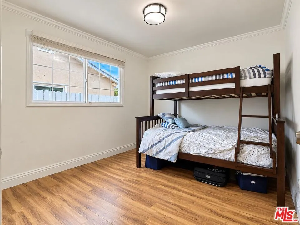 23909 Welby Way Los Angeles, CA 91307