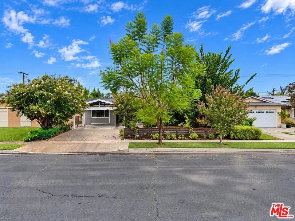 23909 Welby Way Los Angeles, CA 91307