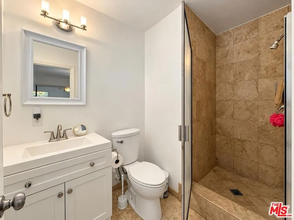23909 Welby Way Los Angeles, CA 91307