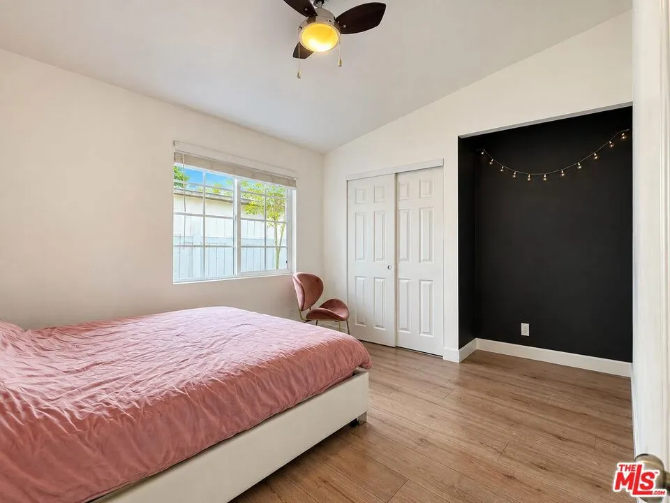 23909 Welby Way Los Angeles, CA 91307