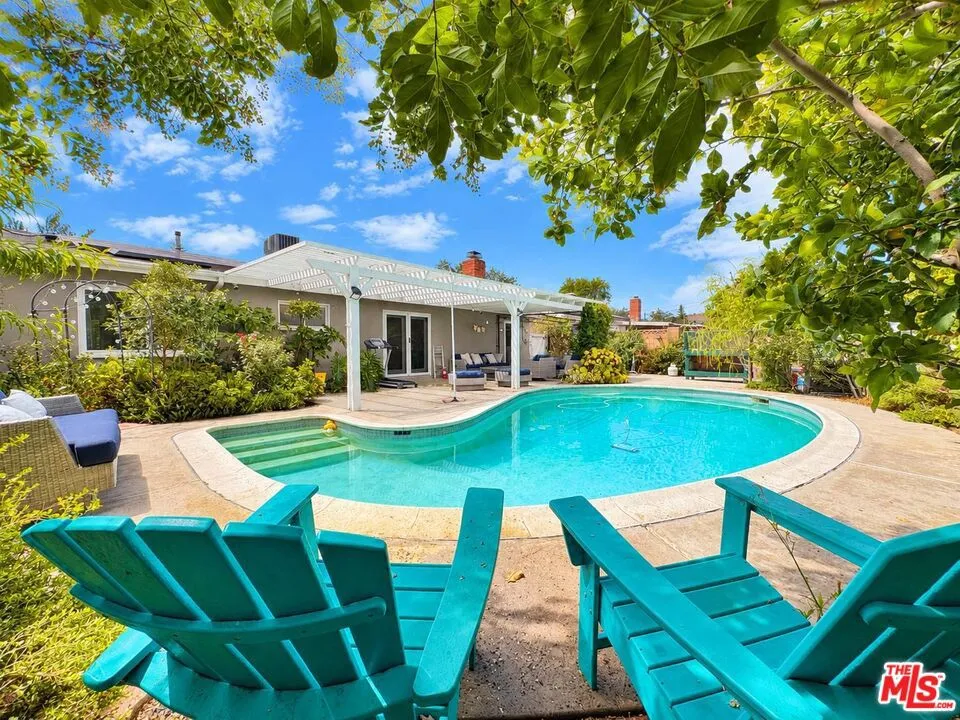 23909 Welby Way Los Angeles, CA 91307