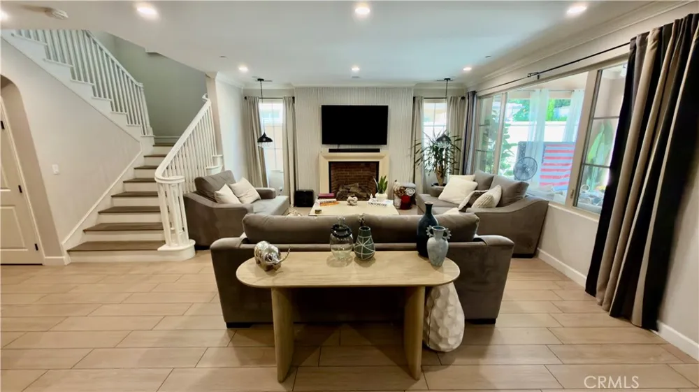 68 Chianti Irvine, CA 92618