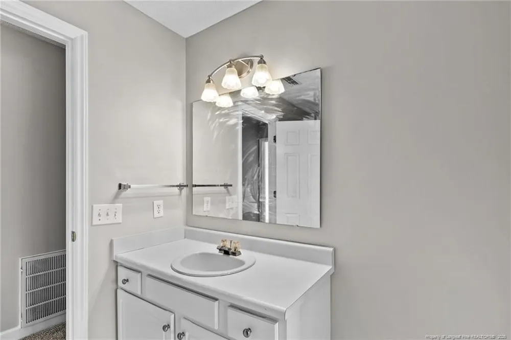 8017 Trout Creek Road Fayetteville, NC 28304