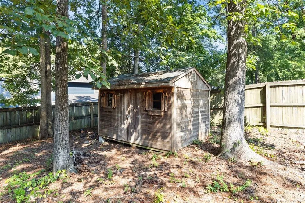 8017 Trout Creek Road Fayetteville, NC 28304