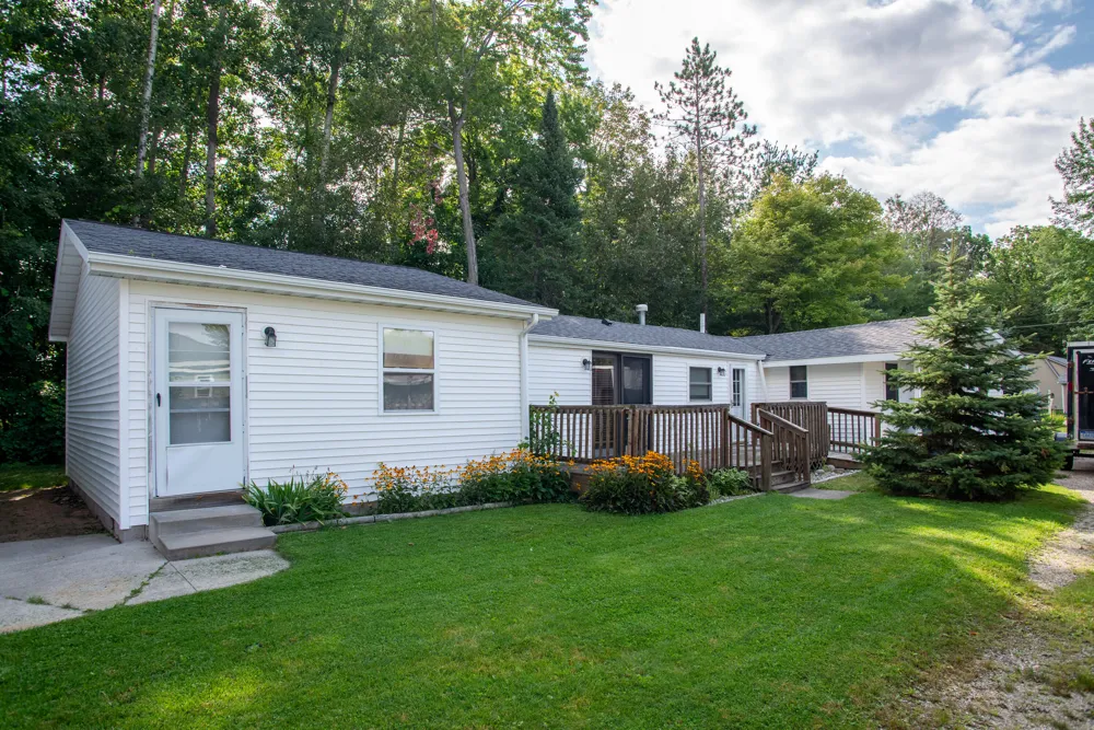 104 Dale Drive Houghton Lake, MI 48629