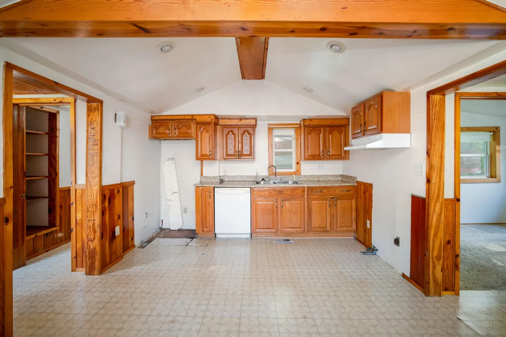 104 Dale Drive Houghton Lake, MI 48629