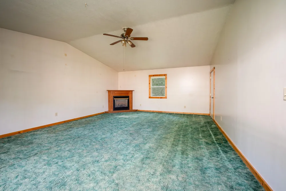 104 Dale Drive Houghton Lake, MI 48629