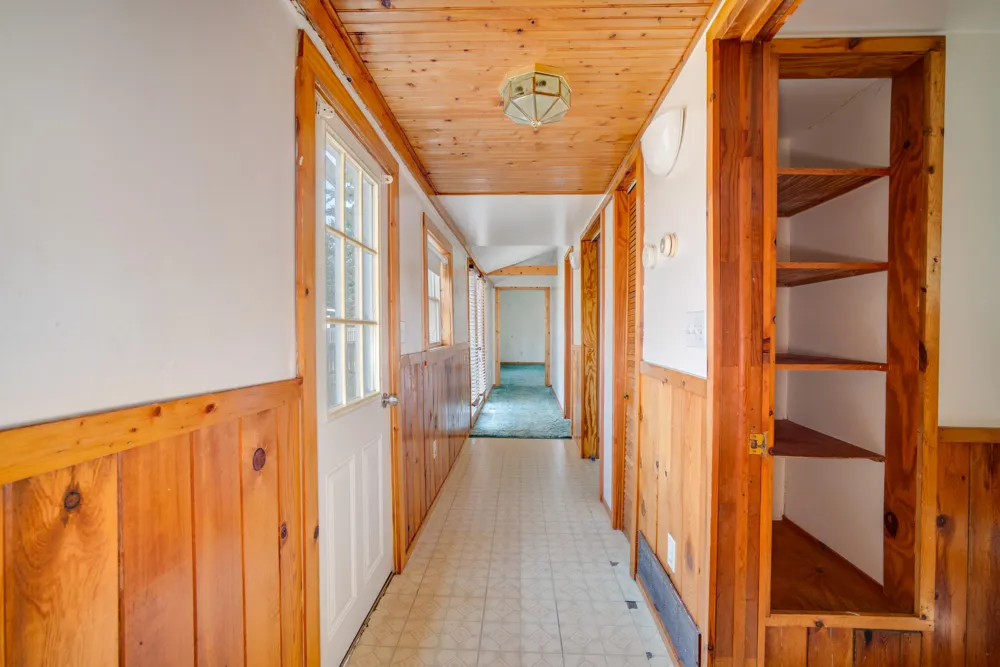 104 Dale Drive Houghton Lake, MI 48629