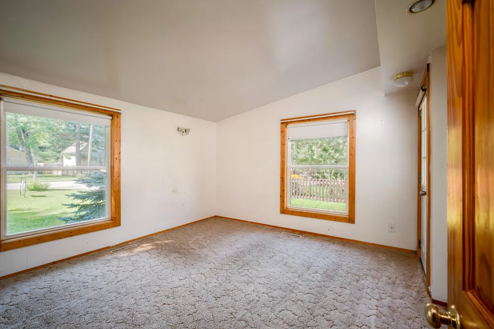 104 Dale Drive Houghton Lake, MI 48629