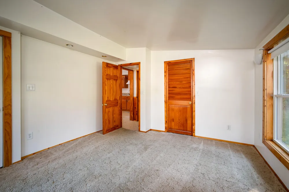 104 Dale Drive Houghton Lake, MI 48629