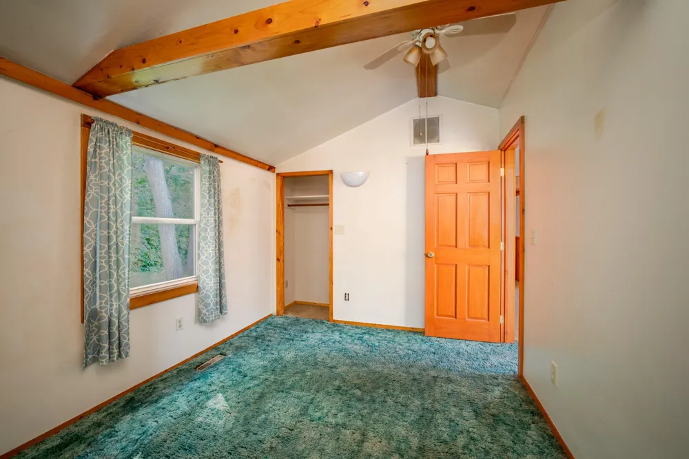 104 Dale Drive Houghton Lake, MI 48629