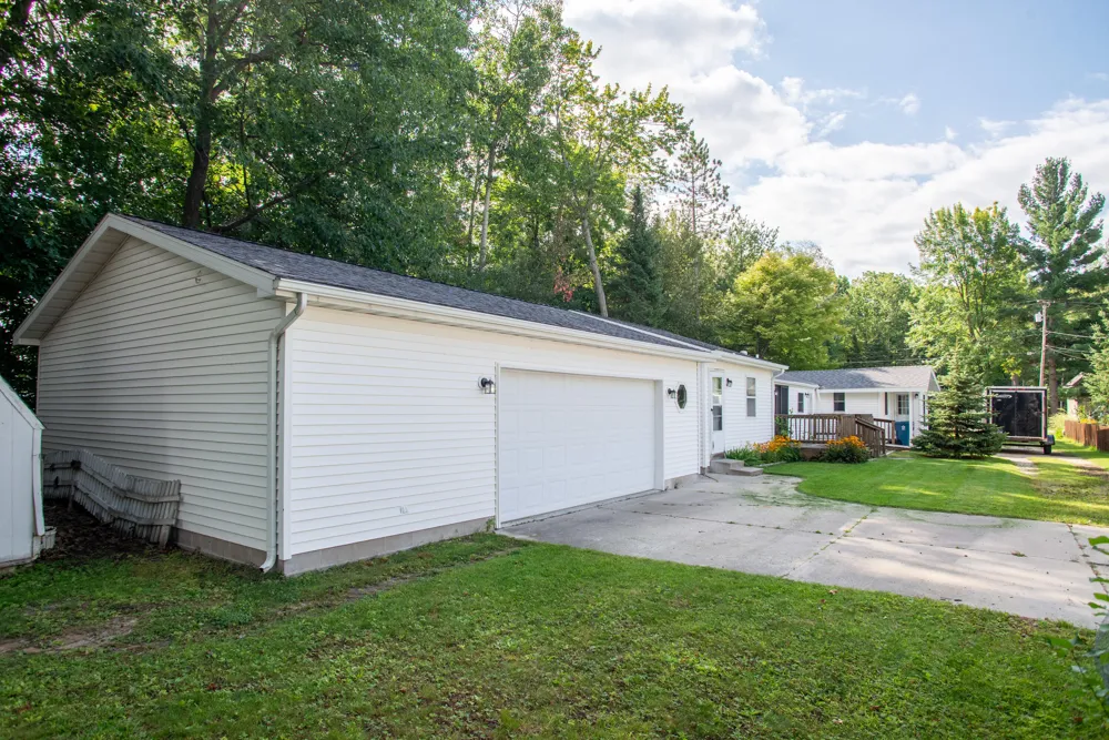 104 Dale Drive Houghton Lake, MI 48629
