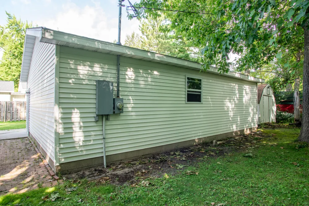 104 Dale Drive Houghton Lake, MI 48629