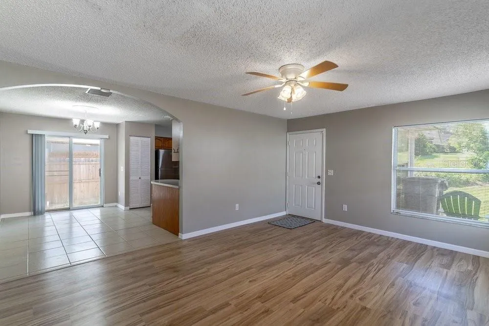 617 E 1ST STREET Apopka, FL 32703