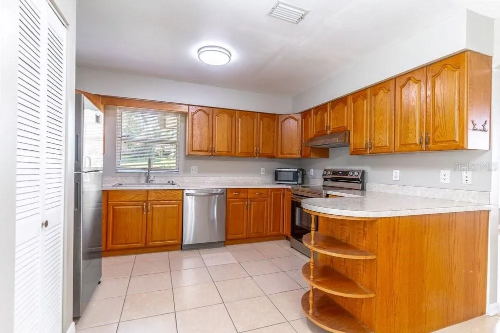 617 E 1ST STREET Apopka, FL 32703