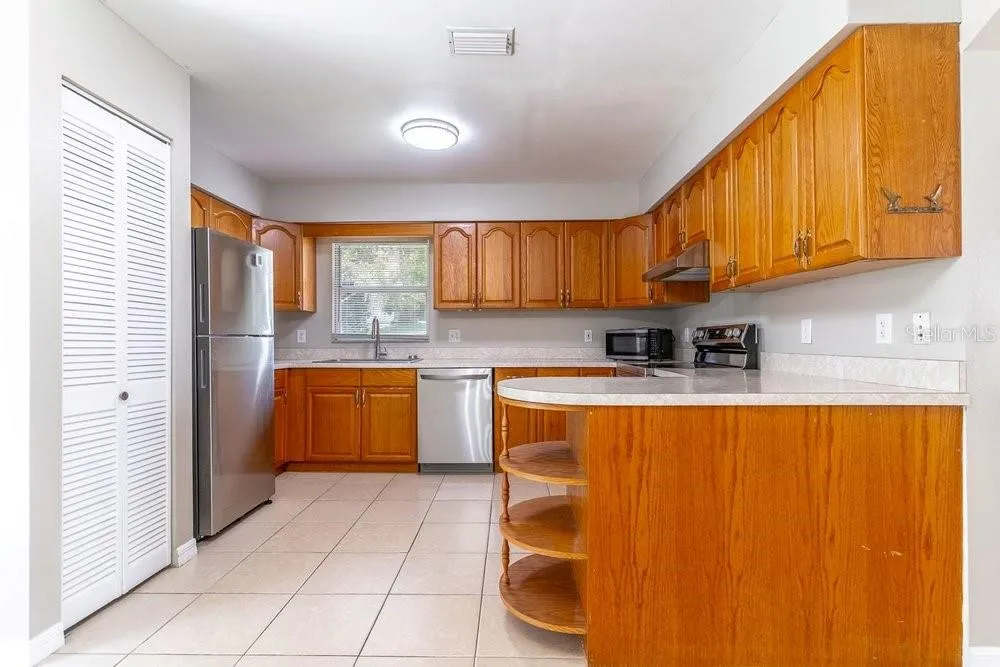 617 E 1ST STREET Apopka, FL 32703