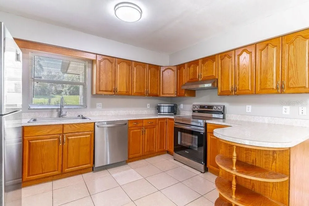617 E 1ST STREET Apopka, FL 32703